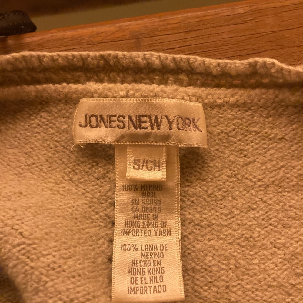 Sweater - Picture 5 of 5
